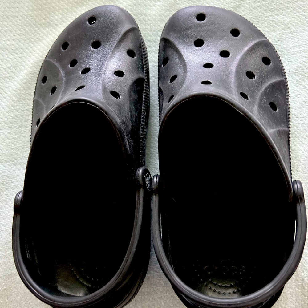Crocs classic clogs in Black, Size 10, Roomy Fit, NWT